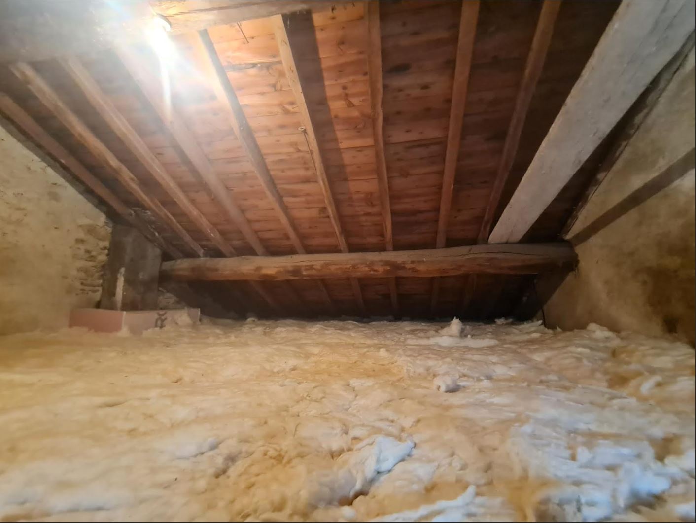 Isolation combles perdus Carcassonne : réalisation en laine de verre Isover à Lacombe